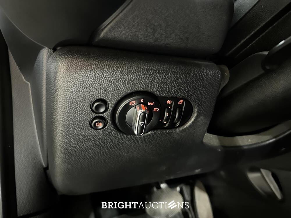 MINI Cooper Electric Essential 33 kWh 184 PS 2021 F56 (Original-NL), L-232-DH