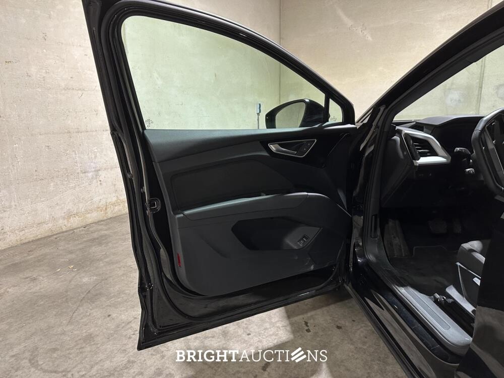 Audi Q4 e-tron 35 Edition 55 kWh 170 PS 2022 (Original-NL), R-847-TD