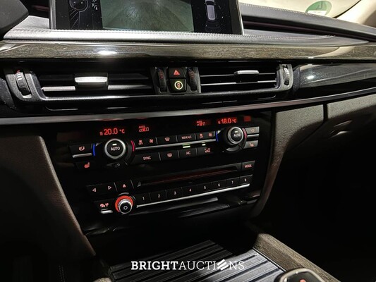 BMW X5 xDrive50i 4.4 V8 High Executive 449pk 2014, J-094-RR