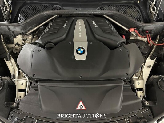 BMW X5 xDrive50i 4.4 V8 High Executive 449pk 2014, J-094-RR