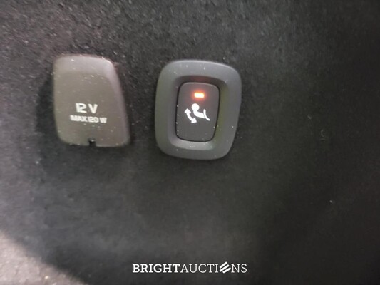Volvo V60 B4 R-Design 2.0 197pk 2021, R-152-SP