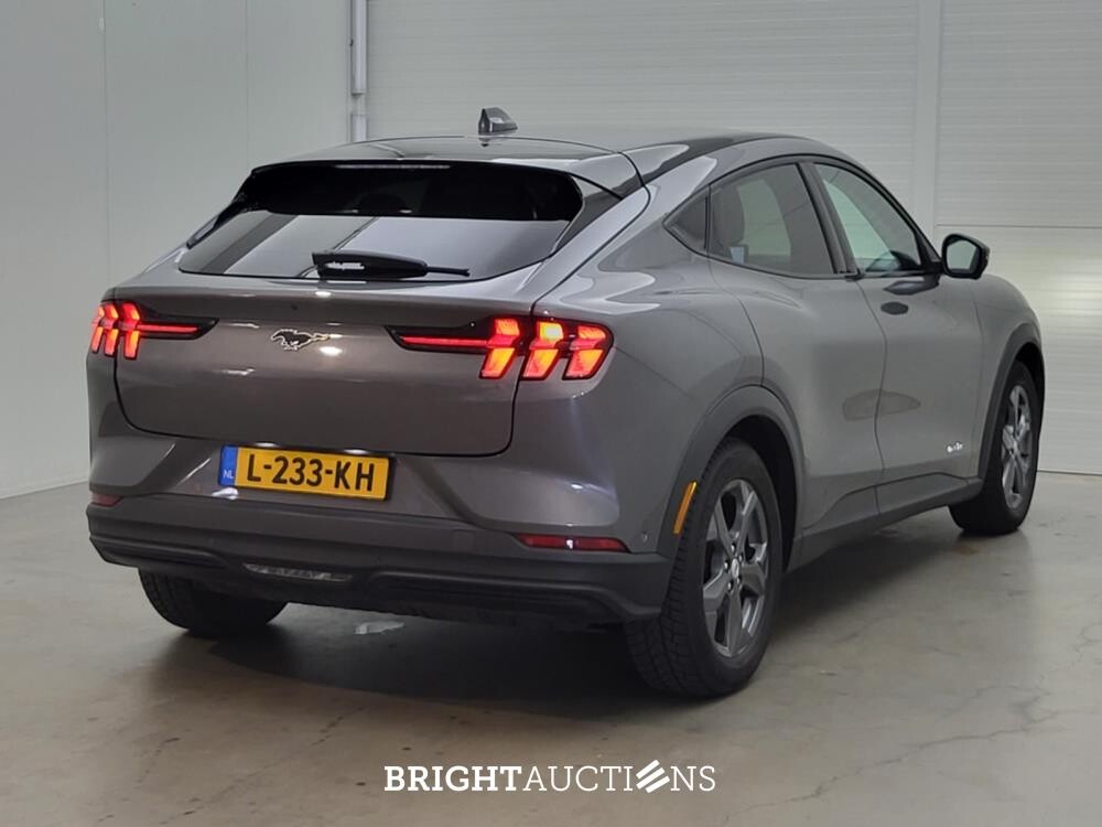 Ford Mustang Mach-E RWD 75 kWh 258pk 2021 (Origineel-NL), L-233-KH