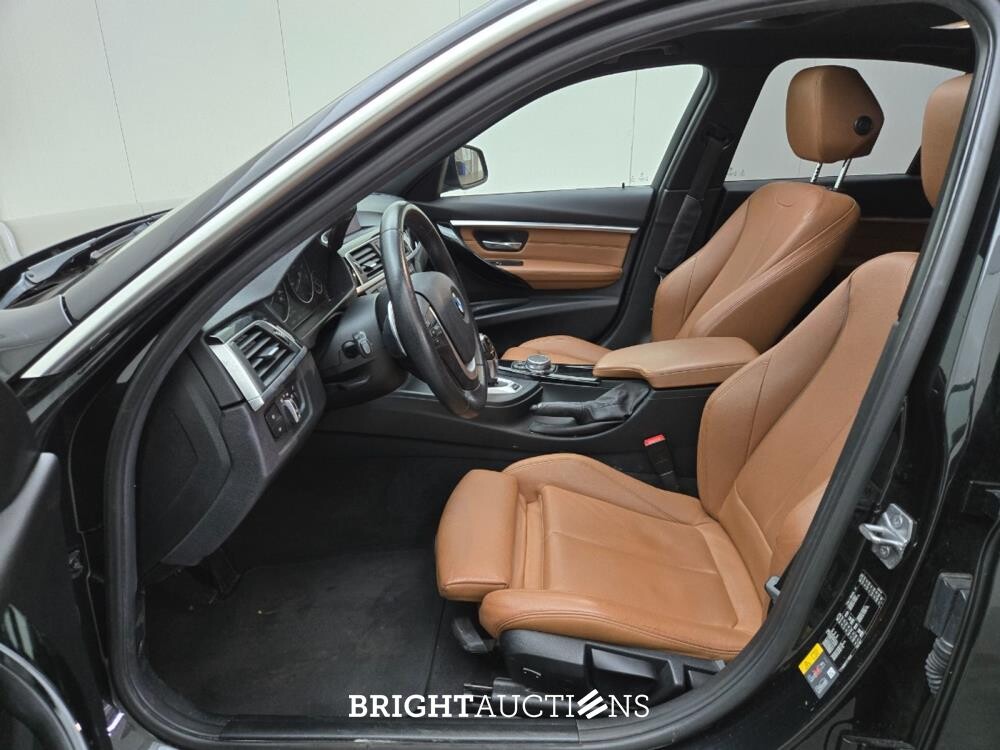 BMW 330e 3-serie 272pk 2016 (Origineel-NL) 3-Serie, JH-872-H