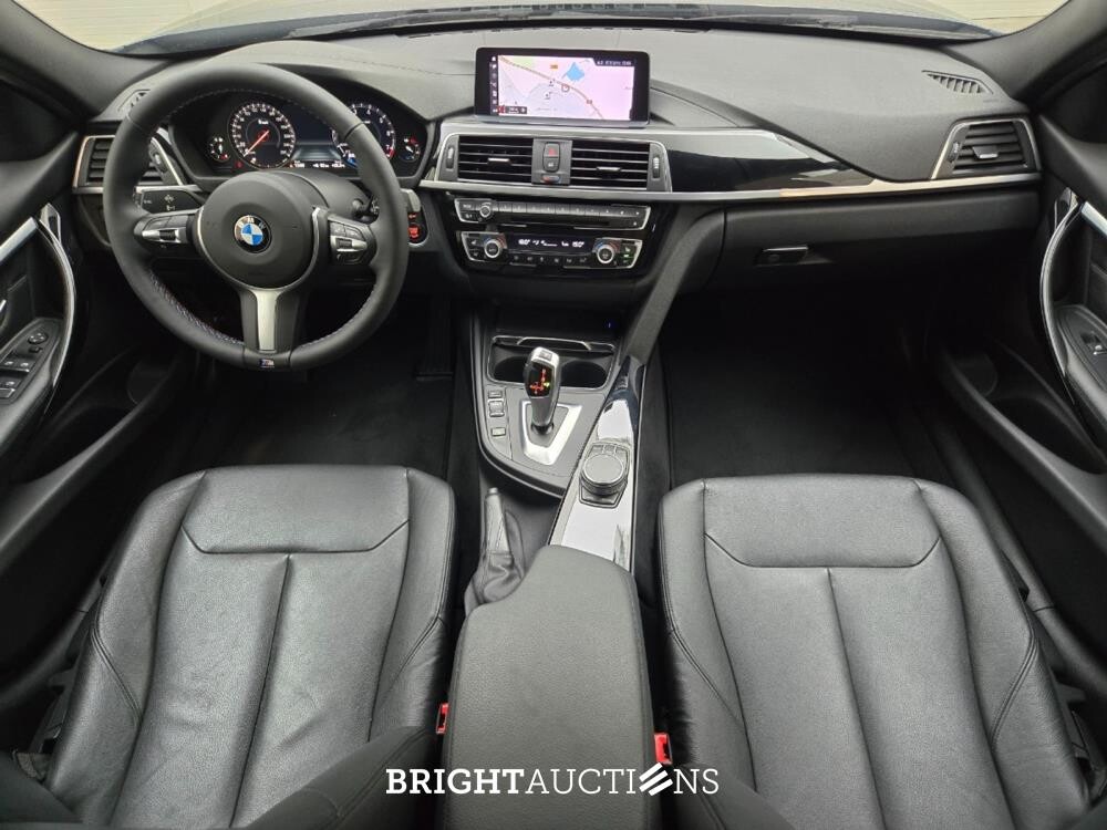BMW 318i 3-serie Touring Luxury Edition 136pk 2019 (Origineel-NL) 3-Serie, XN-908-Z