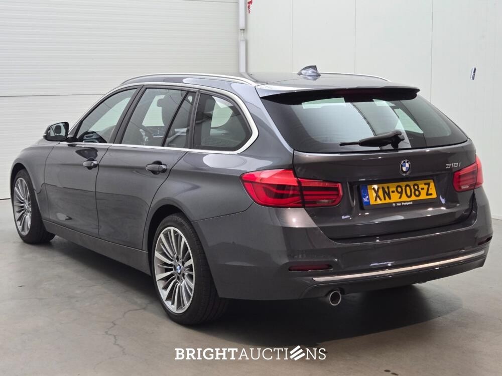 BMW 318i 3-serie Touring Luxury Edition 136pk 2019 (Origineel-NL) 3-Serie, XN-908-Z