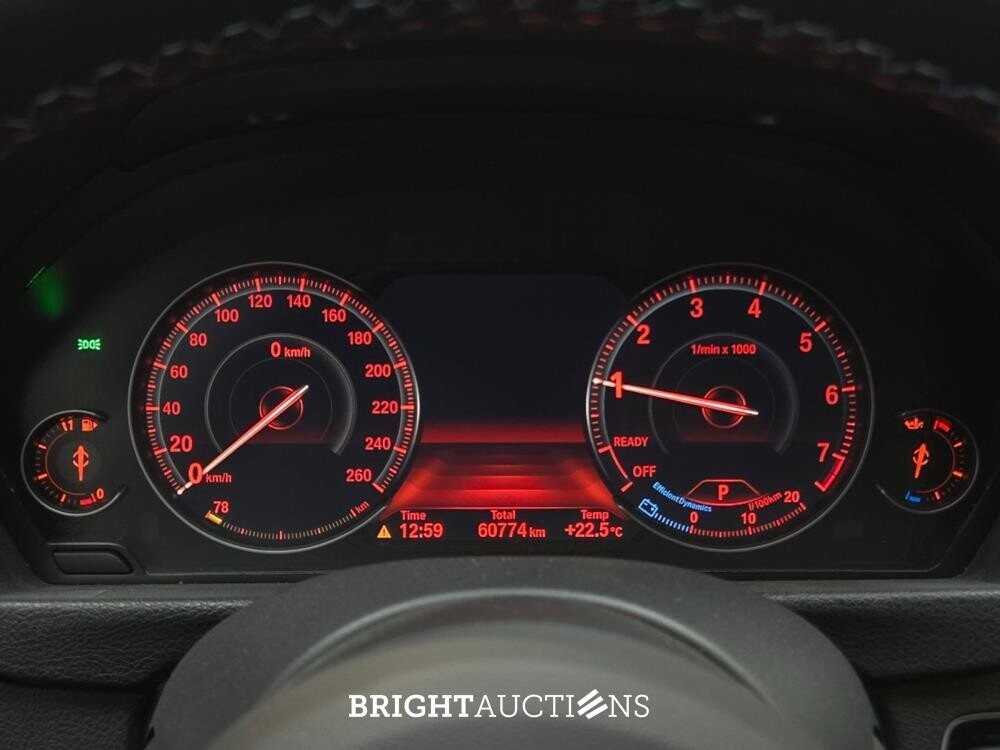 BMW 318i 3-serie Touring Luxury Edition 136pk 2019 (Origineel-NL) 3-Serie, XN-908-Z