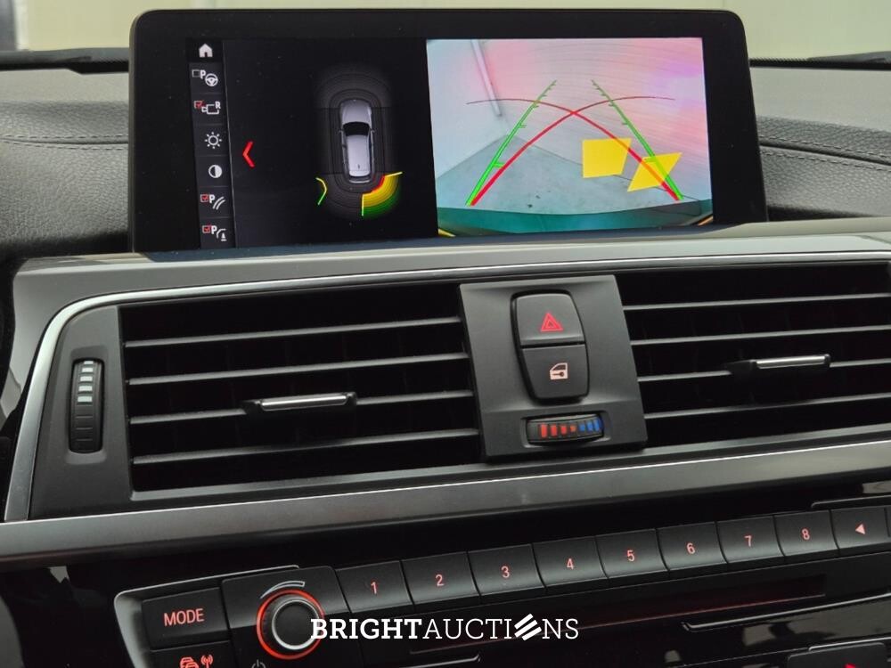 BMW 318i 3-serie Touring Luxury Edition 136pk 2019 (Origineel-NL) 3-Serie, XN-908-Z