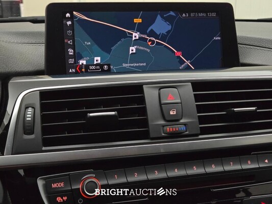 BMW 318i 3-serie Touring Luxury Edition 136pk 2019 (Origineel-NL) 3-Serie, XN-908-Z