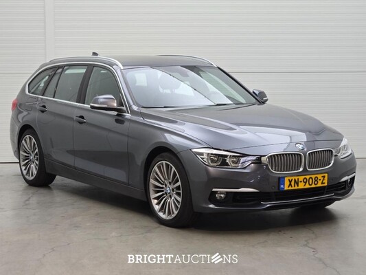 BMW 318i 3-serie Touring Luxury Edition 136pk 2019 (Origineel-NL) 3-Serie, XN-908-Z