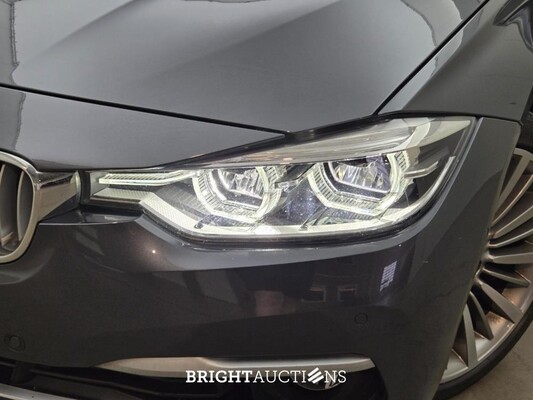 BMW 318i 3-serie Touring Luxury Edition 136pk 2019 (Origineel-NL) 3-Serie, XN-908-Z