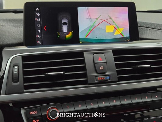 BMW 318i 3-serie Touring Luxury Edition 136pk 2019 (Origineel-NL) 3-Serie, XN-908-Z