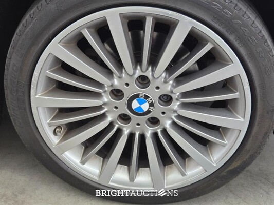 BMW 318i 3-serie Touring Luxury Edition 136pk 2019 (Origineel-NL) 3-Serie, XN-908-Z