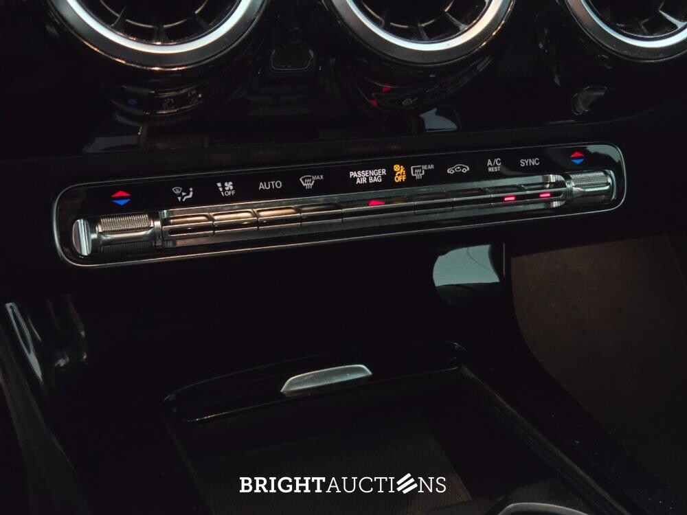 Mercedes-Benz A180 Business Solution AMG Night Upgrade 136pk 2019 (Origineel-NL) A-klasse, XZ-671-J