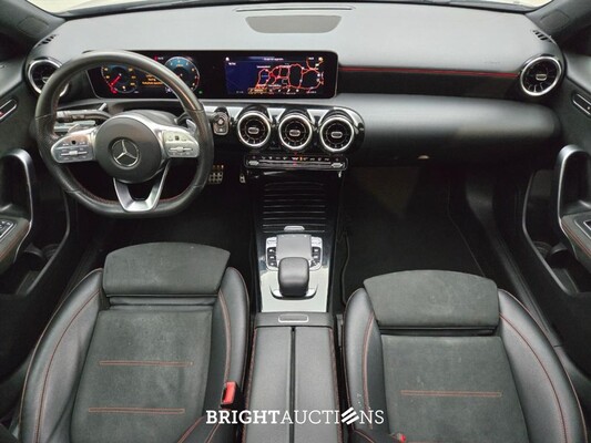 Mercedes-Benz A180 Business Solution AMG Night Upgrade 136pk 2019 (Origineel-NL) A-klasse, XZ-671-J