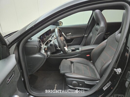Mercedes-Benz A180 Business Solution AMG Night Upgrade 136pk 2019 (Origineel-NL) A-klasse, XZ-671-J