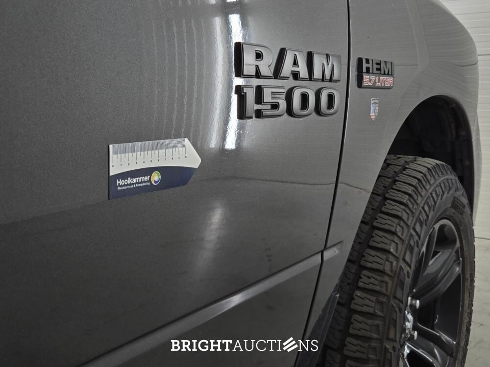 Dodge Ram 1500 Quad Cab 6'4 5.7 V8 401pk 2016 (Origineel-NL), VV-030-T
