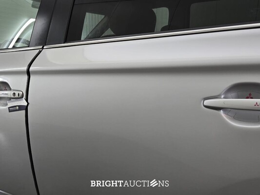 Mitsubishi Outlander PHEV Pure 2.4 311pk 2019 (Origineel-NL), XG-633-V