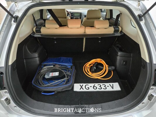 Mitsubishi Outlander PHEV Pure 2.4 311pk 2019 (Origineel-NL), XG-633-V