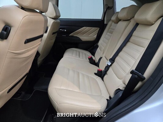 Mitsubishi Outlander PHEV Pure 2.4 311pk 2019 (Origineel-NL), XG-633-V