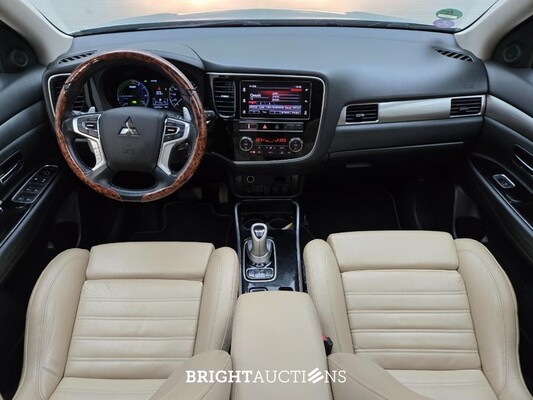 Mitsubishi Outlander PHEV Pure 2.4 311pk 2019 (Origineel-NL), XG-633-V