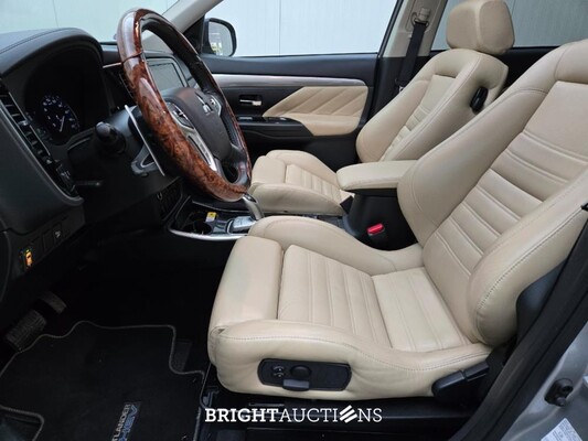 Mitsubishi Outlander PHEV Pure 2.4 311pk 2019 (Origineel-NL), XG-633-V