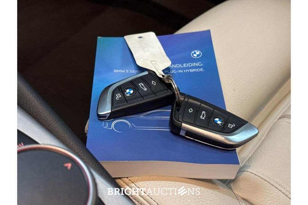 BMW 530e Business Edition Plus 292pk 2023 (Original-NL) 5 Series, T-498-JN