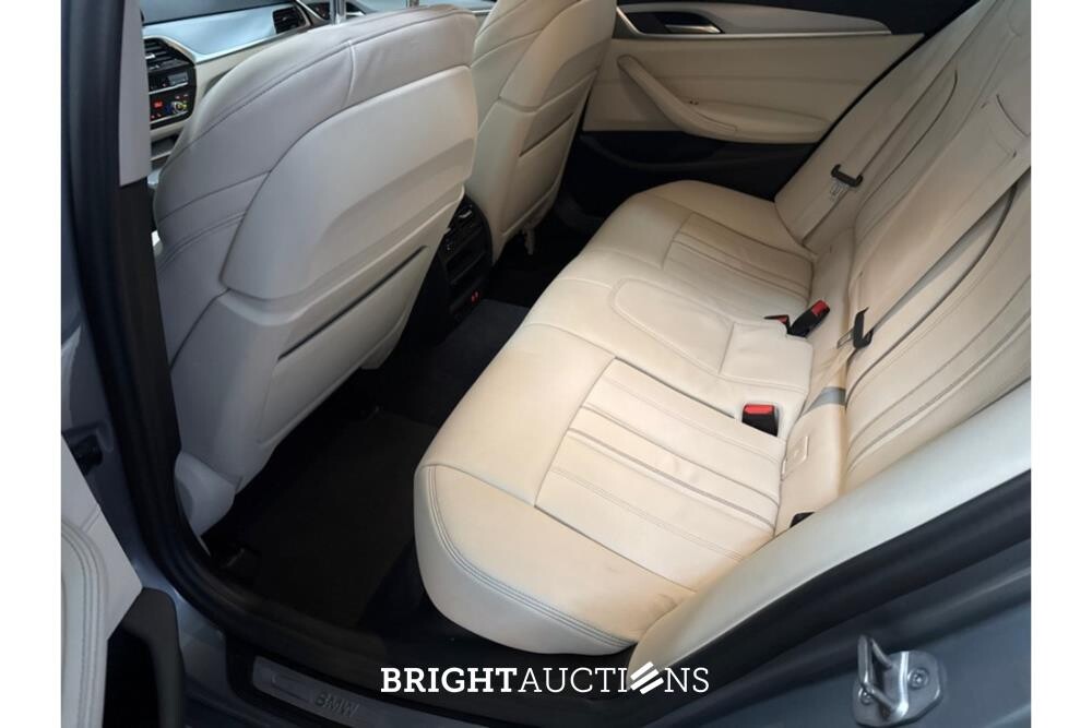 BMW 530e Business Edition Plus 292pk 2023 (Original-NL) 5er-Reihe, T-498-JN