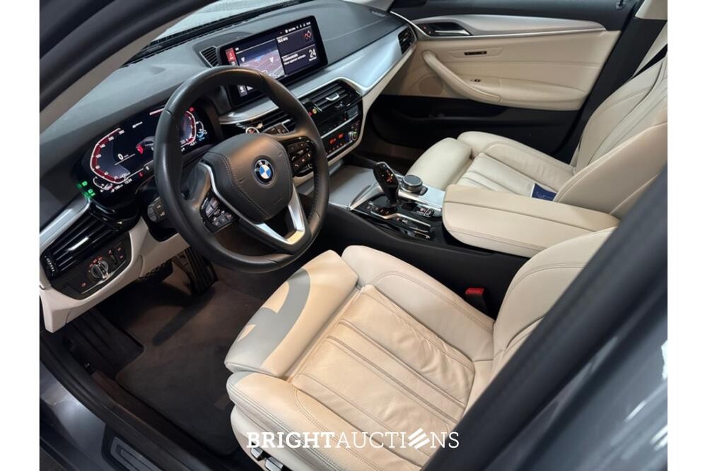 BMW 530e Business Edition Plus 292pk 2023 (Original-NL) 5er-Reihe, T-498-JN