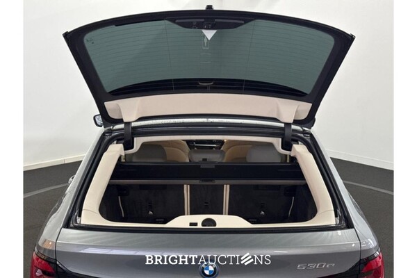 BMW 530e Business Edition Plus 292pk 2023 (Original-NL) 5er-Reihe, T-498-JN