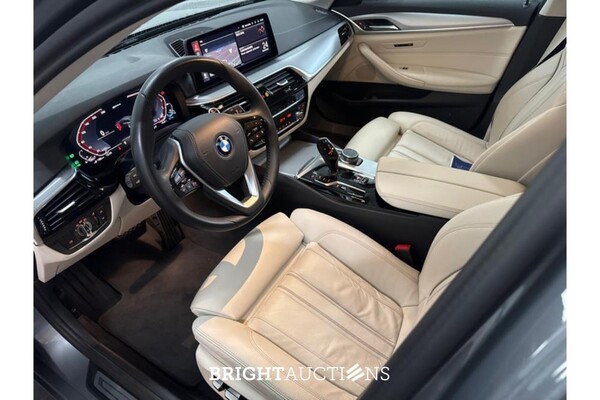 BMW 530e Business Edition Plus 292pk 2023 (Original-NL) 5er-Reihe, T-498-JN