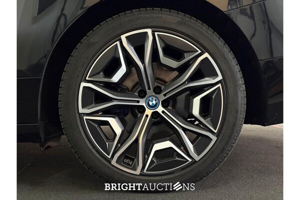 BMW iX xDrive40 Executive 77 kWh 326pk 2022 (Original-NL), P-510-KJ
