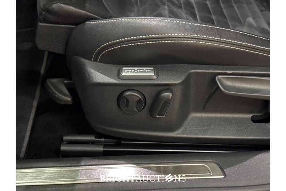 Volkswagen Passat Elegance Business R 1.5 TSI 149pk 2020 (Original-NL), H-005-BZ