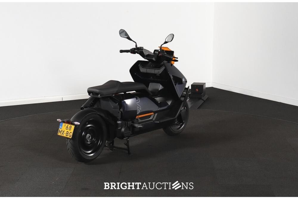 BMW Other CE 04 42pk 2025, 68-MX-BG