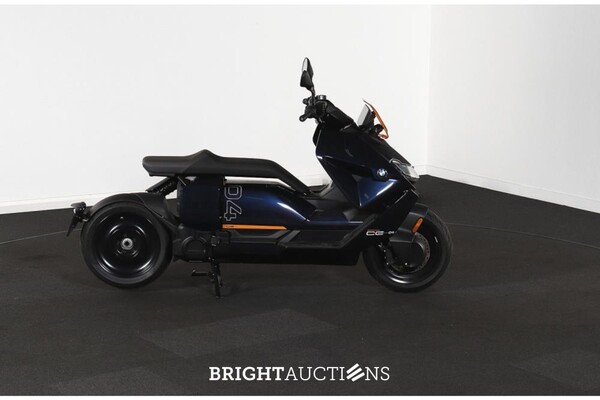BMW Other CE 04 42pk 2025, 68-MX-BG