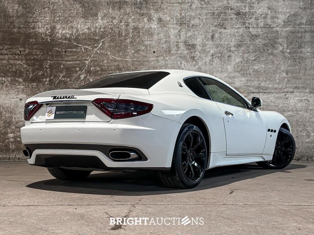 Maserati Granturismo S 4.7 V8 440pk MC Shift 440pk 2009