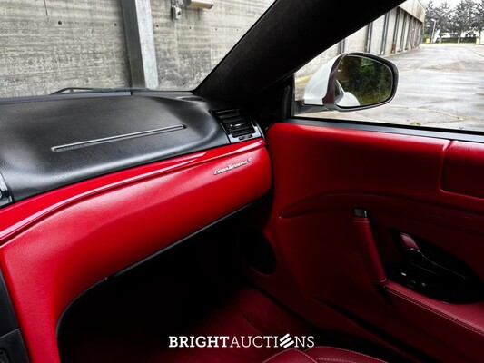 Maserati Granturismo S 4.7 V8 440pk MC Shift 440pk 2009