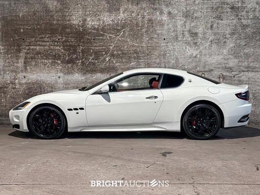 Maserati Granturismo S 4.7 V8 440pk MC Shift 440pk 2009