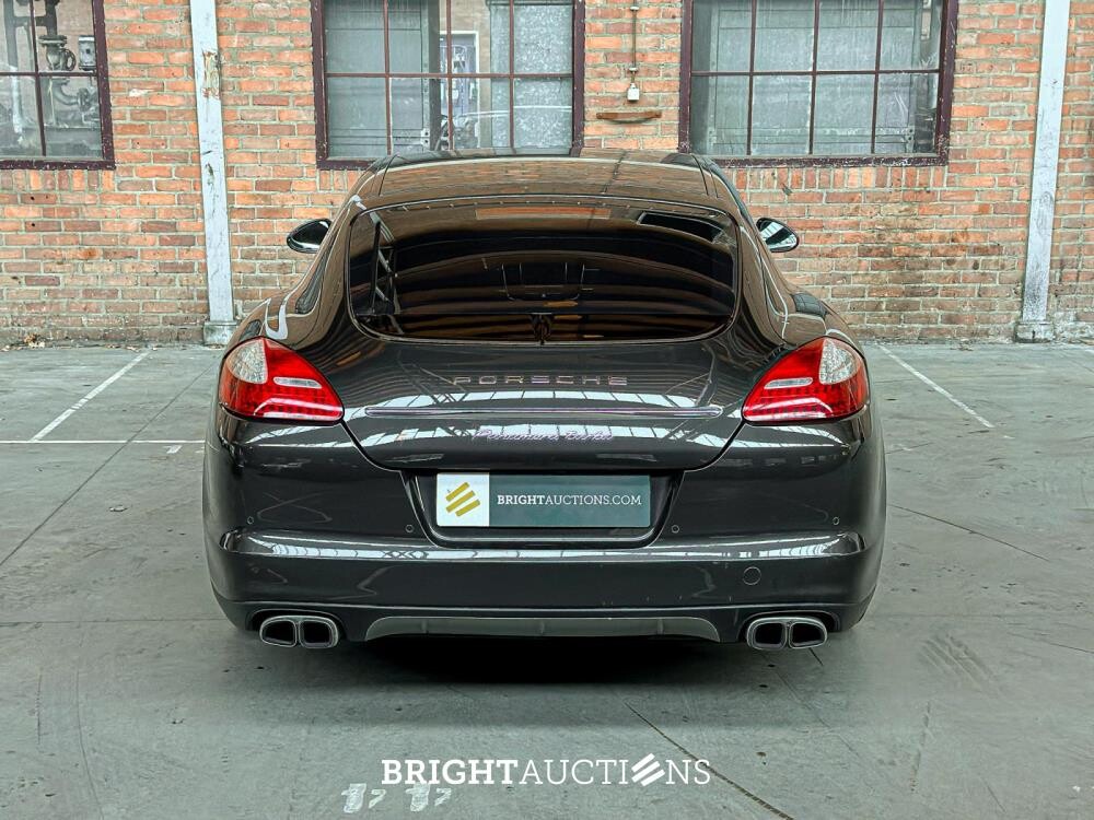 Porsche Panamera Turbo 4.8 V8 500pk 2009 Sport-Chrono, N-110-LT Youngtimer