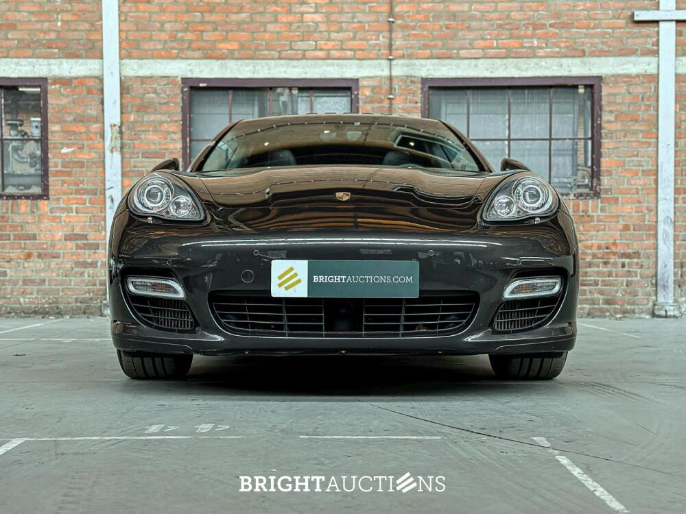 Porsche Panamera Turbo 4.8 V8 500pk 2009 Sport-Chrono, N-110-LT Youngtimer