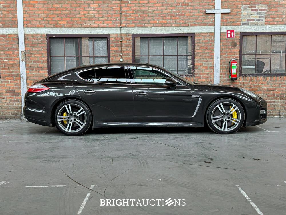 Porsche Panamera Turbo 4.8 V8 500pk 2009 Sport-Chrono, N-110-LT Youngtimer