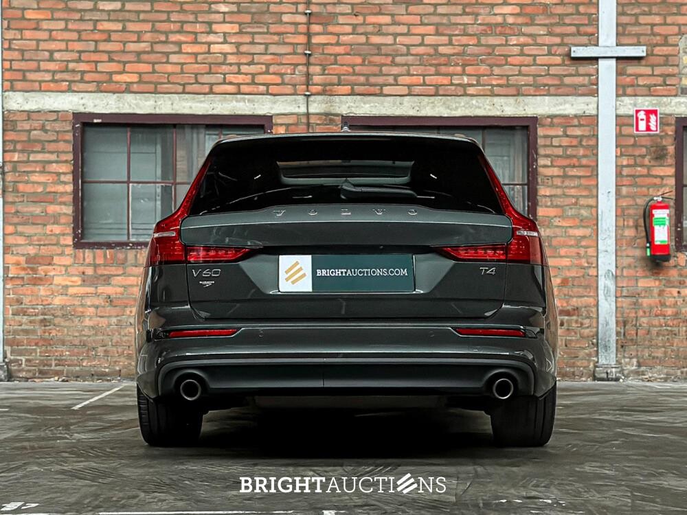 Volvo V60 2.0 T4 Momentum Proline 188pk 2019 (Origineel-NL), ZP-740-L
