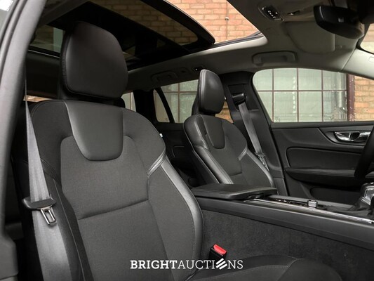 Volvo V60 2.0 T4 Momentum Proline 188pk 2019 (Origineel-NL), ZP-740-L
