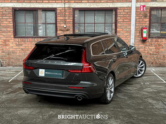 Volvo V60 2.0 T4 Momentum Proline 188pk 2019 (Origineel-NL), ZP-740-L