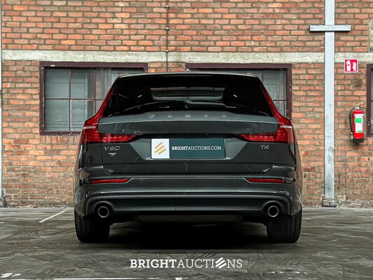 Volvo V60 2.0 T4 Momentum Proline 188pk 2019 (Origineel-NL), ZP-740-L