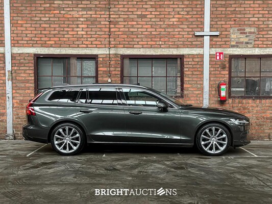 Volvo V60 2.0 T4 Momentum Proline 188pk 2019 (Origineel-NL), ZP-740-L