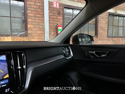 Volvo V60 2.0 T4 Momentum Proline 188pk 2019 (Origineel-NL), ZP-740-L