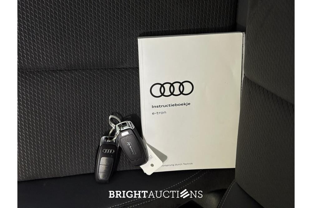 Audi e-tron 55 S edition Quattro 95 kWh 408pk 2021 (Origineel-NL), L-559-DX