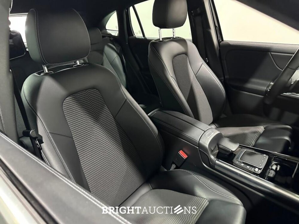 Mercedes-Benz EQA 25067 Business Solution Luxury 67 kWh 190pk 2021 (Origineel-NL) EQA-Klasse, N-647-FB