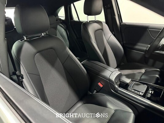 Mercedes-Benz EQA 25067 Business Solution Luxury 67 kWh 190pk 2021 (Origineel-NL) EQA-Klasse, N-647-FB