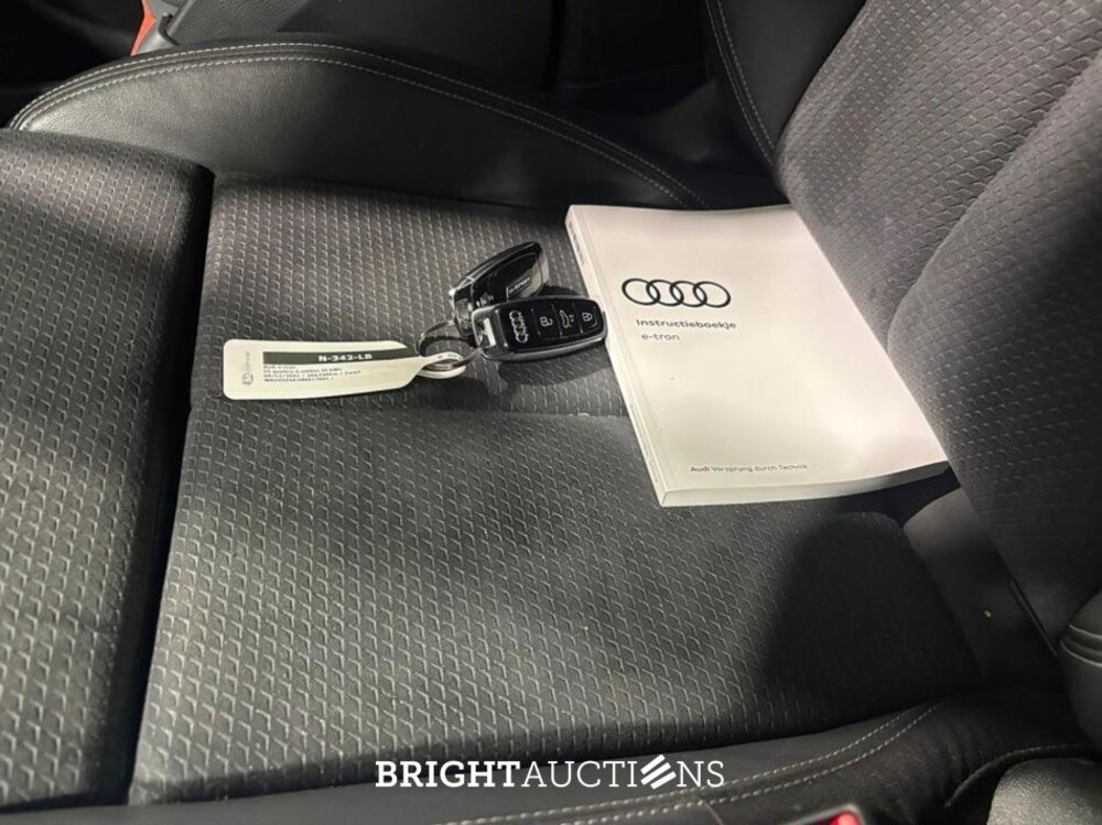 Audi e-tron 55 S edition Quattro 95 kWh 408pk 2021 (Origineel-NL), N-342-LB